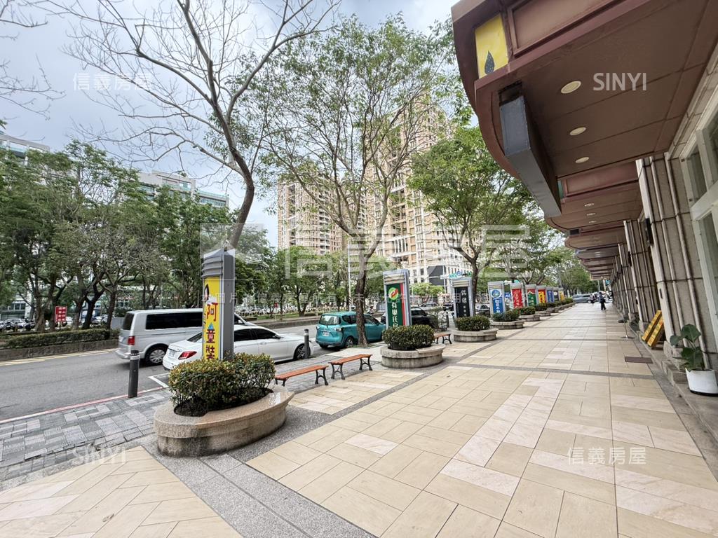 高鐵區文興路稀有店面房屋室內格局與周邊環境