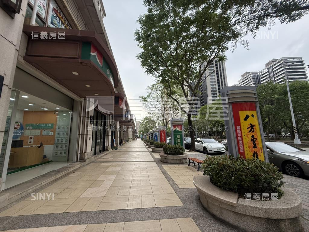 高鐵區文興路稀有店面房屋室內格局與周邊環境