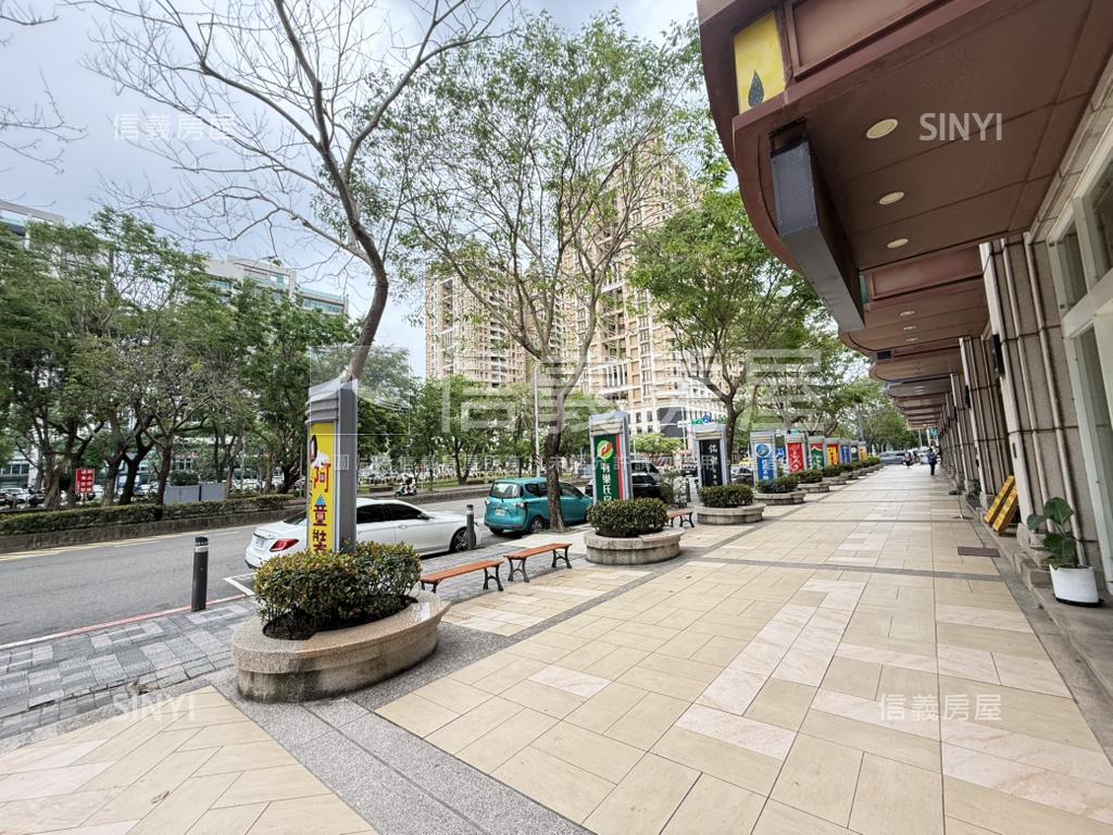 高鐵區文興路稀有店面房屋室內格局與周邊環境