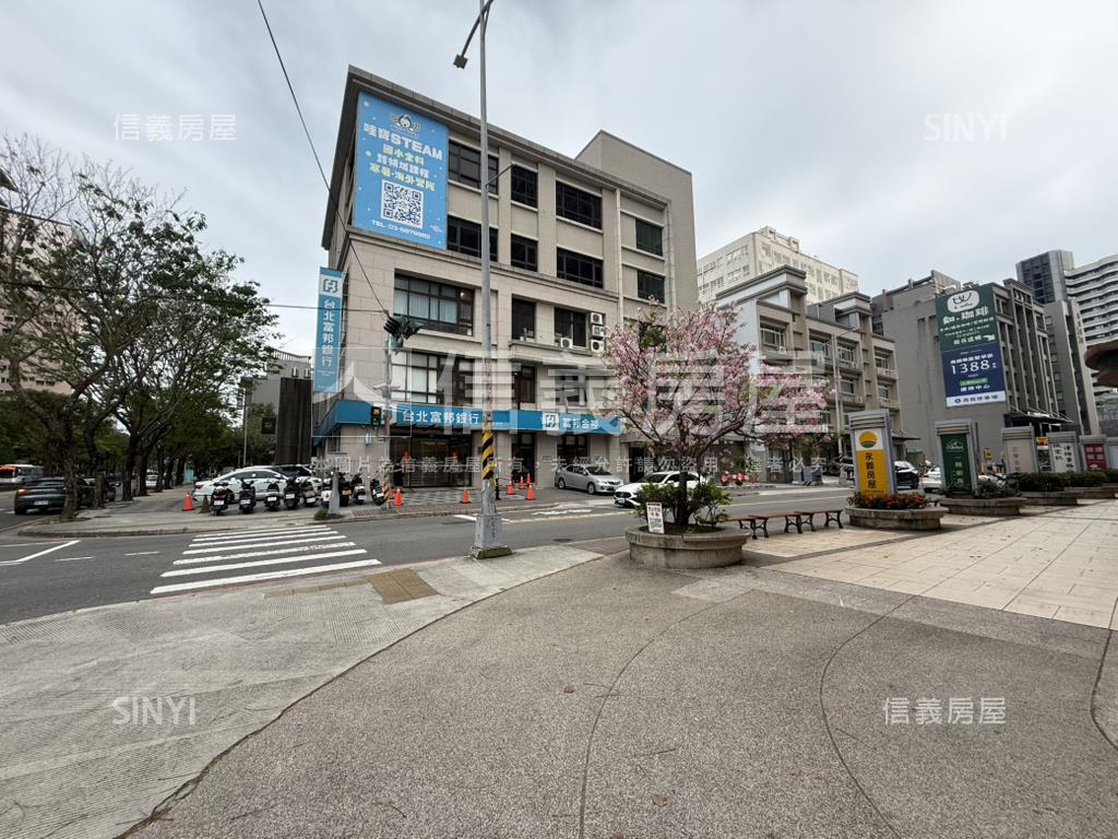 高鐵區文興路稀有店面房屋室內格局與周邊環境