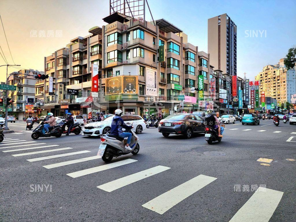 文山特區精美正三房車位房屋室內格局與周邊環境