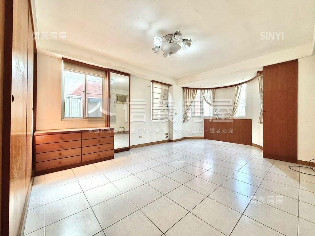 近１４期震前大地坪別墅房屋室內格局與周邊環境