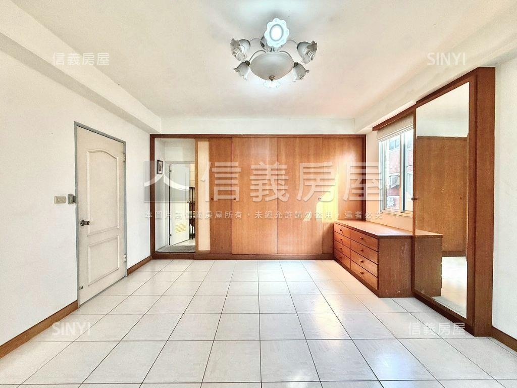 近１４期震前大地坪別墅房屋室內格局與周邊環境