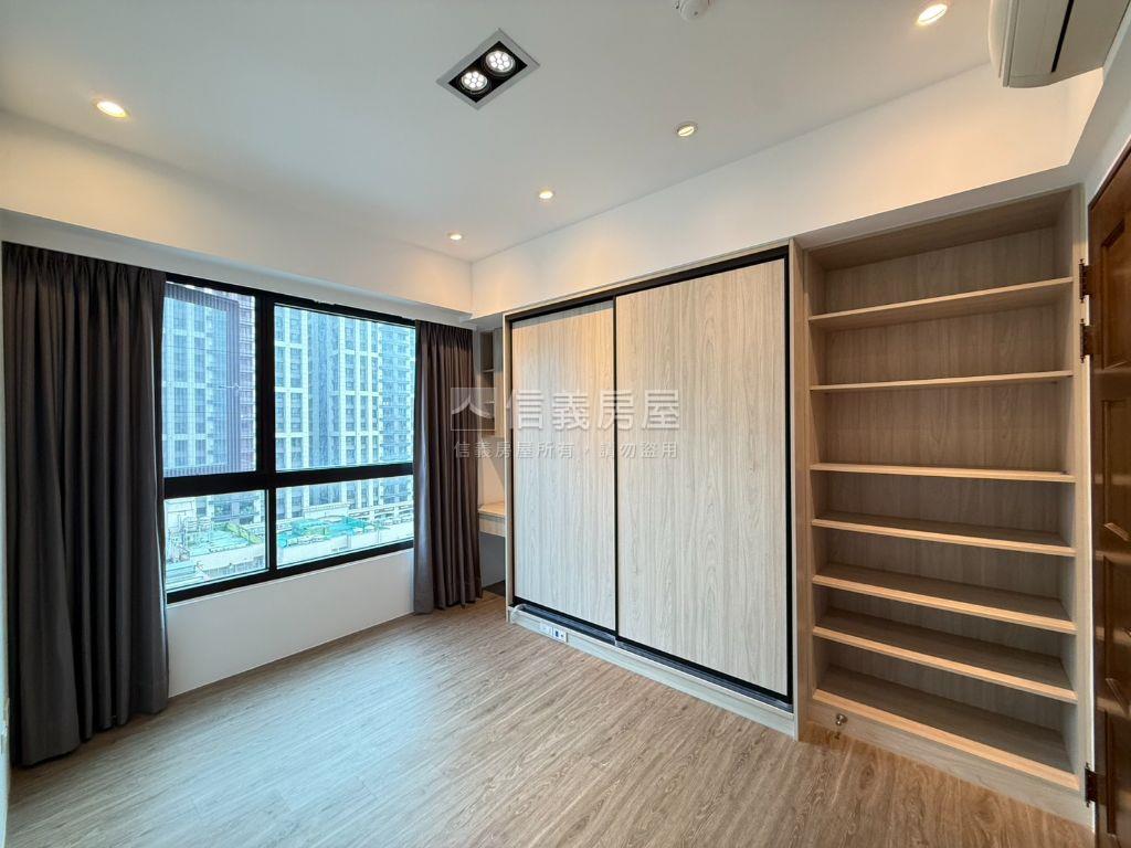 南崁京澄靖朗三房車位房屋室內格局與周邊環境