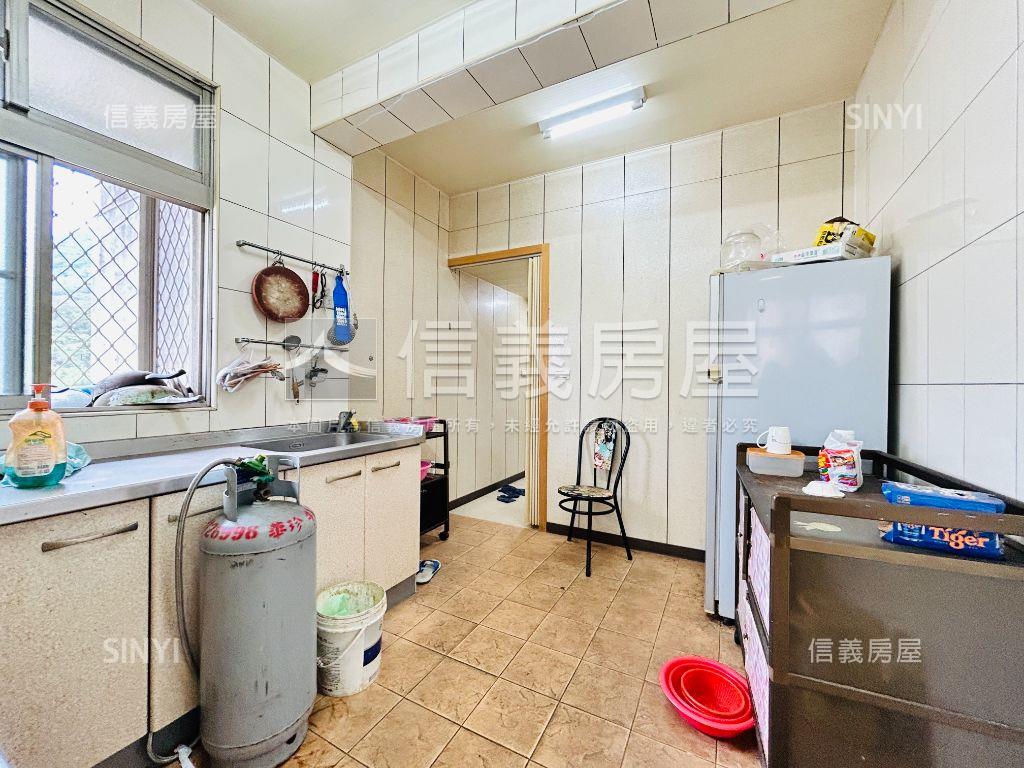 八里靜巷美寓房屋室內格局與周邊環境