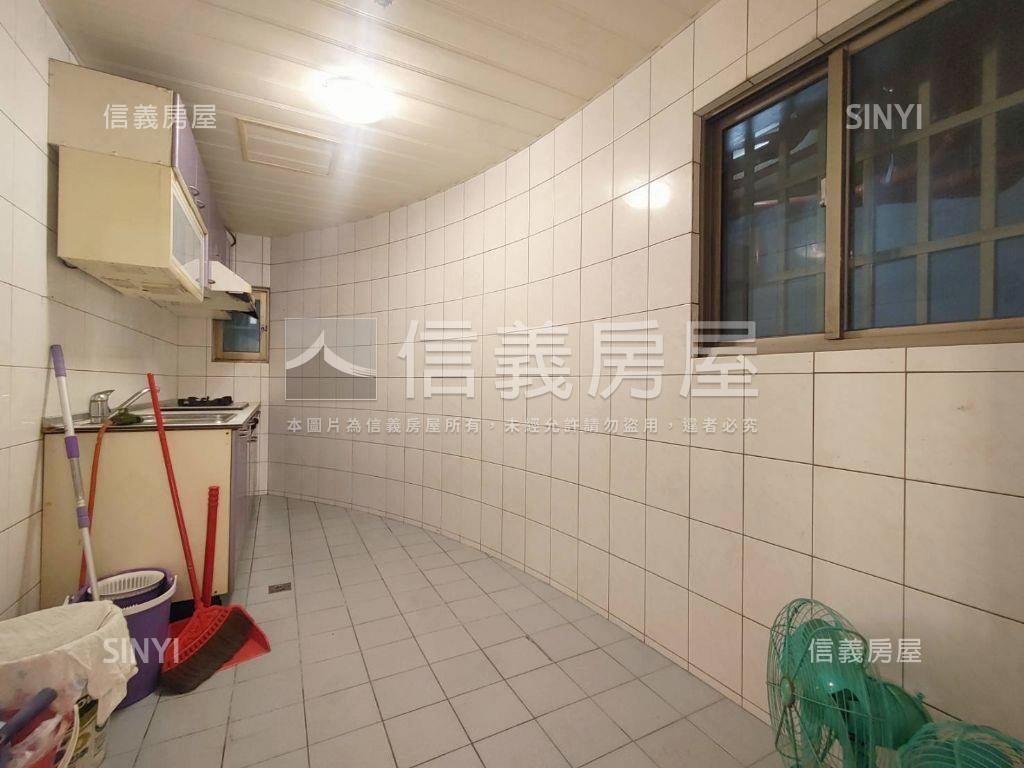 亞東南雅邑品三房平面車位房屋室內格局與周邊環境