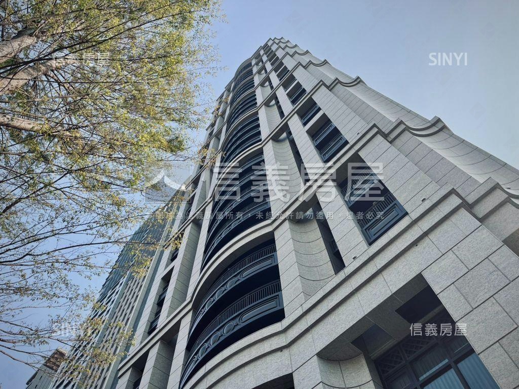 台中帝寶秋紅谷旁高樓視野房屋室內格局與周邊環境