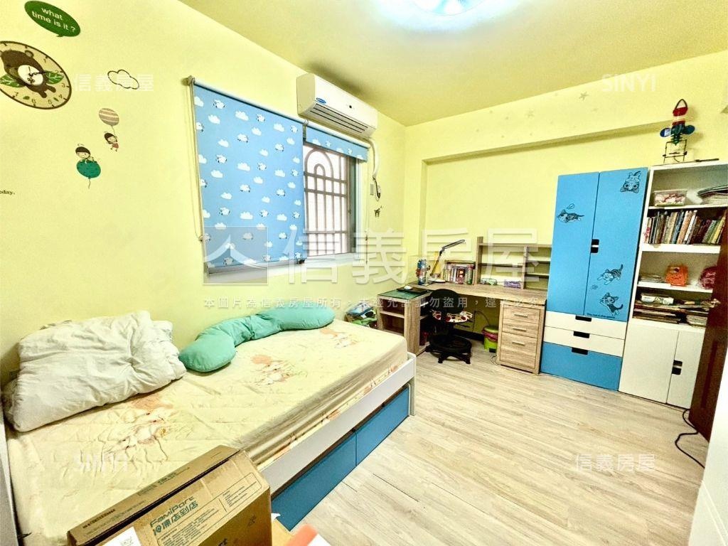 近十三期震後臨路透天房屋室內格局與周邊環境