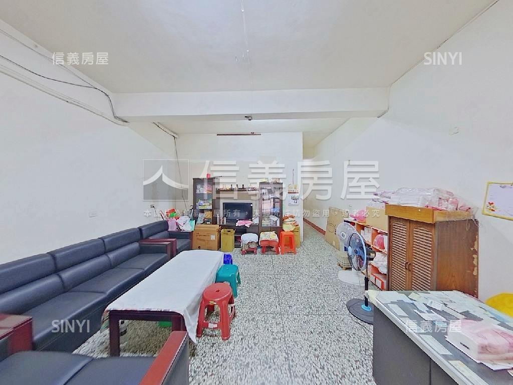 河畔旁臨路透天房屋室內格局與周邊環境