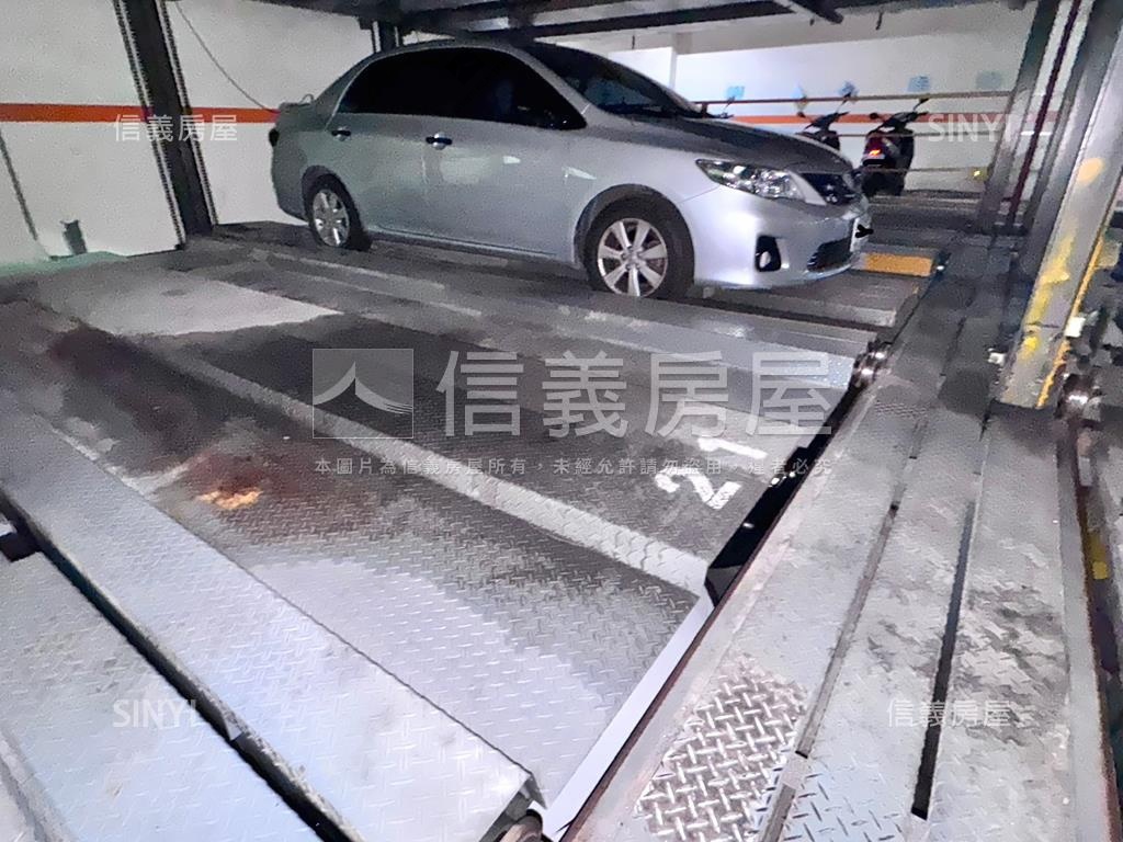 【雲天】中層機械車位房屋室內格局與周邊環境