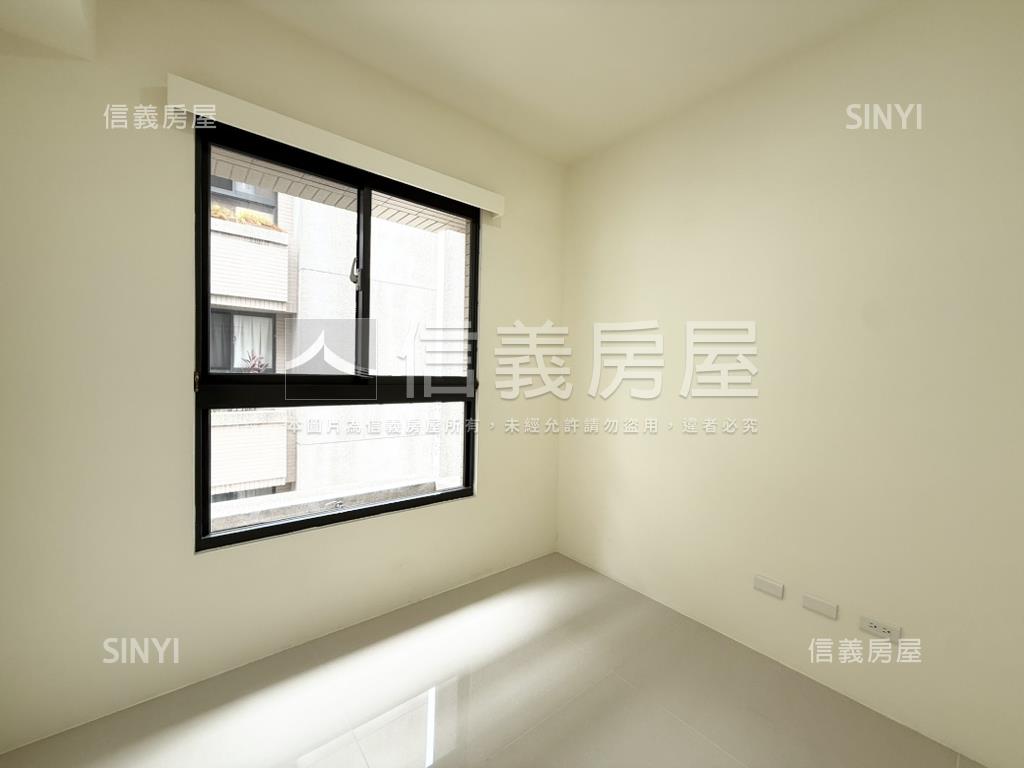 必看五月天嵐次頂樓視野戶房屋室內格局與周邊環境