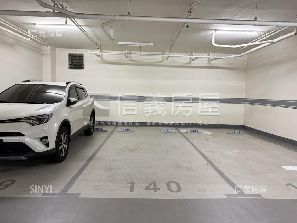 必看五月天嵐次頂樓視野戶房屋室內格局與周邊環境
