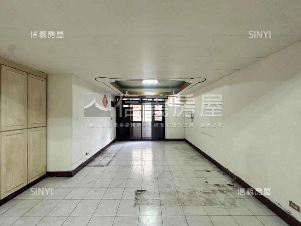 近學區四房三樓公寓房屋室內格局與周邊環境