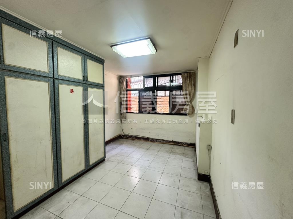 近學區四房三樓公寓房屋室內格局與周邊環境