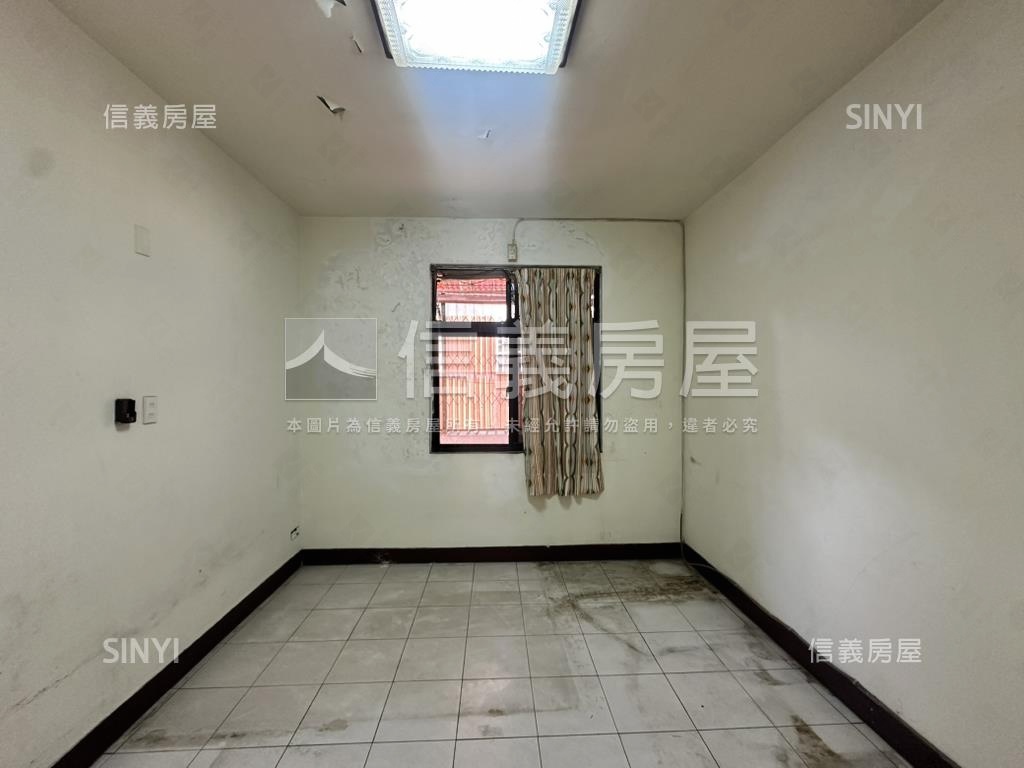 近學區四房三樓公寓房屋室內格局與周邊環境