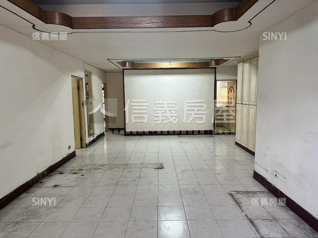 近學區四房三樓公寓房屋室內格局與周邊環境