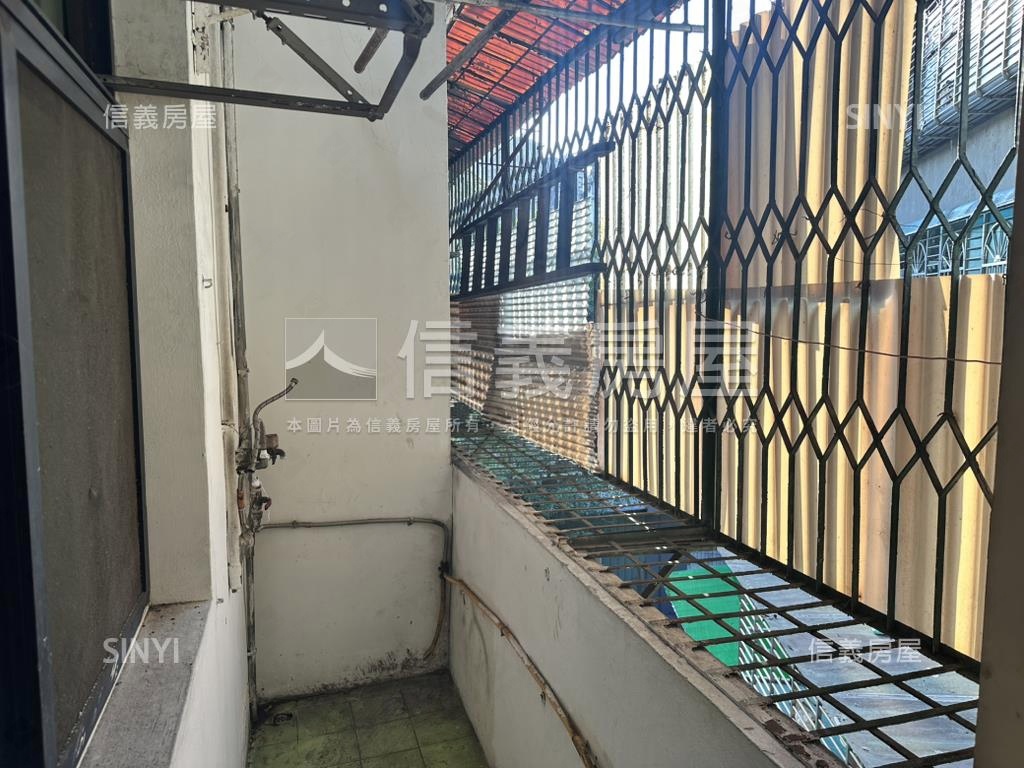 近學區四房三樓公寓房屋室內格局與周邊環境