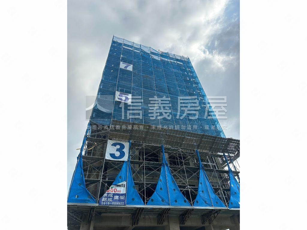 邊間悅峰兩房車位房屋室內格局與周邊環境