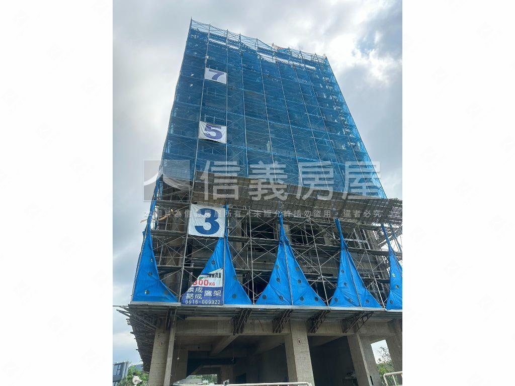 邊間悅峰兩房車位房屋室內格局與周邊環境