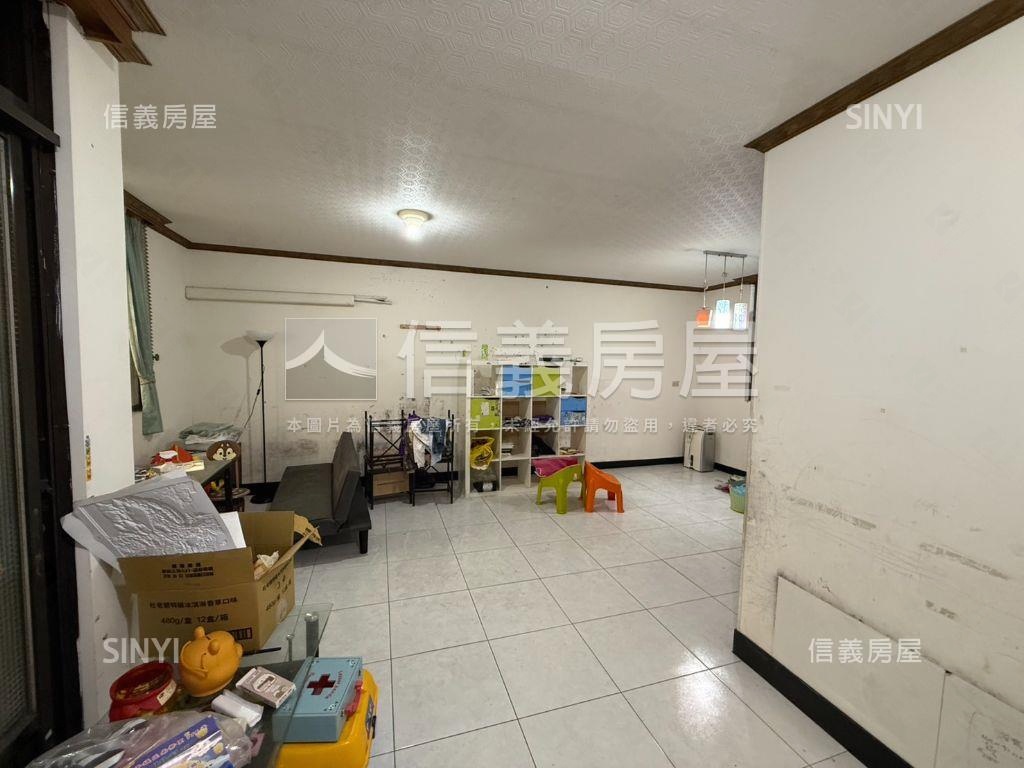 近６６快速道路小資透天房屋室內格局與周邊環境