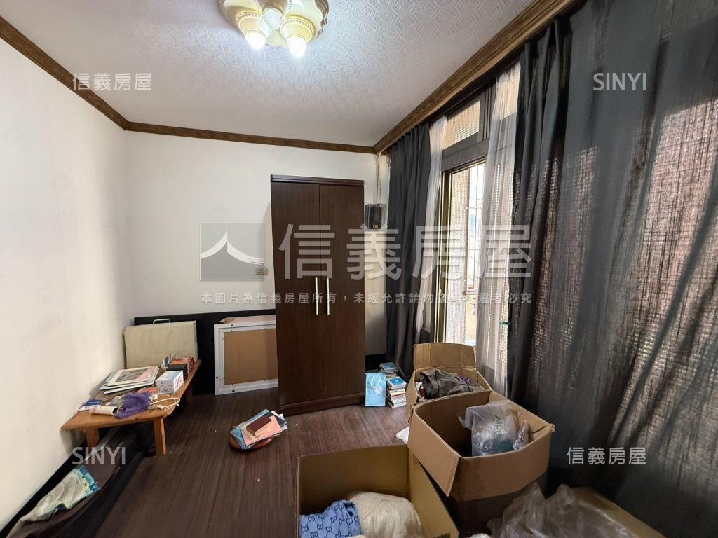 近６６快速道路小資透天房屋室內格局與周邊環境