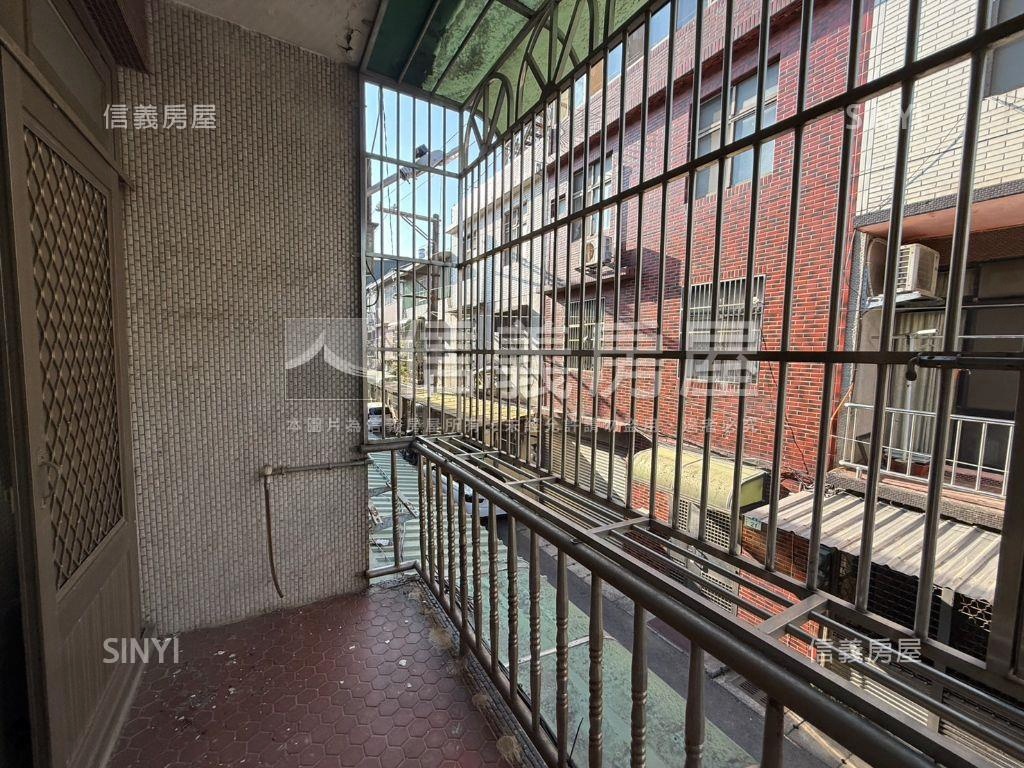 近６６快速道路小資透天房屋室內格局與周邊環境
