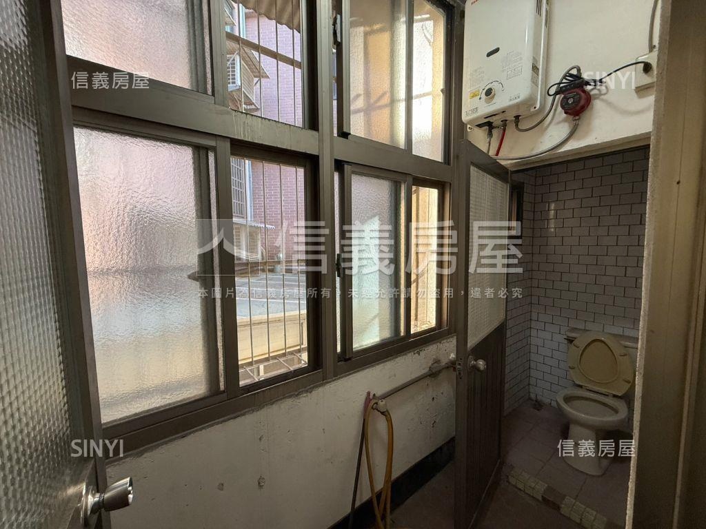近６６快速道路小資透天房屋室內格局與周邊環境