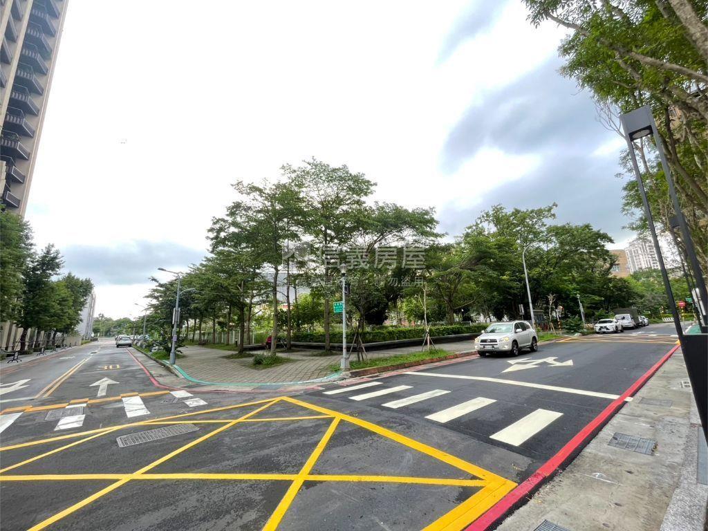 亞昕敦南兩房車房屋室內格局與周邊環境