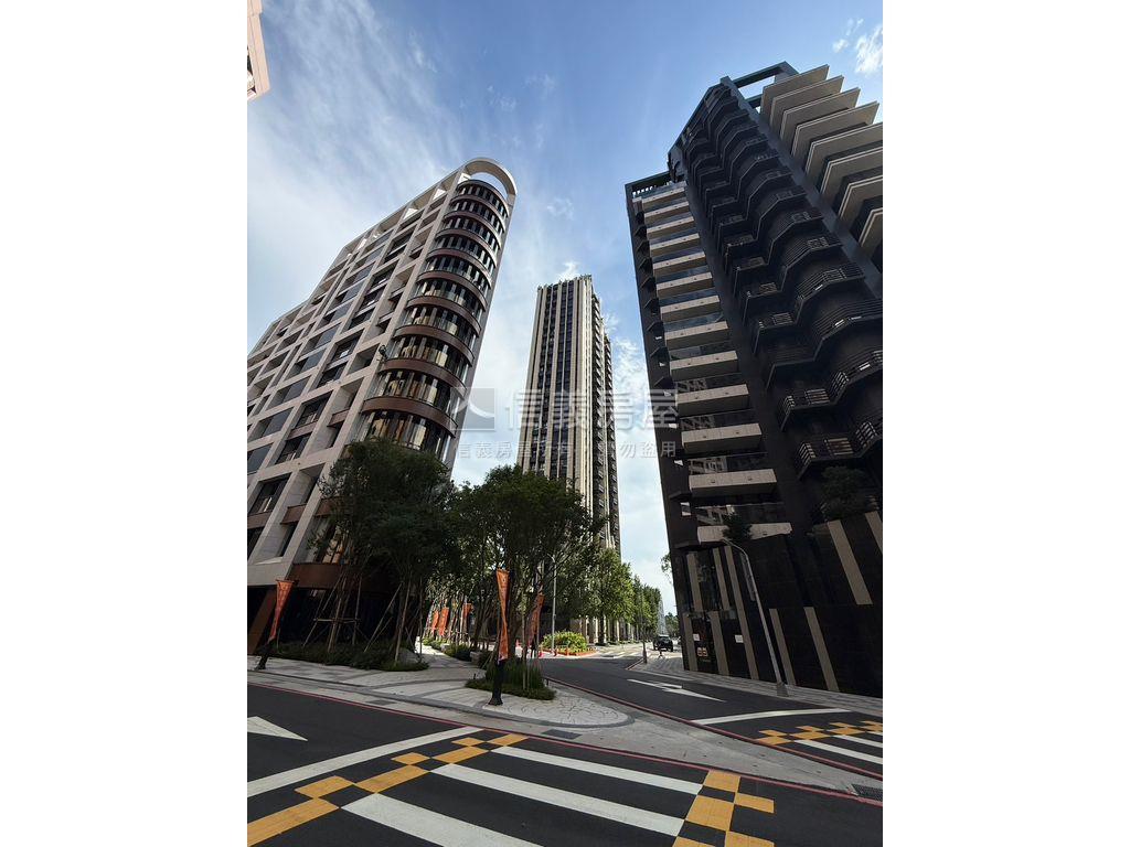 亞昕敦南兩房車房屋室內格局與周邊環境