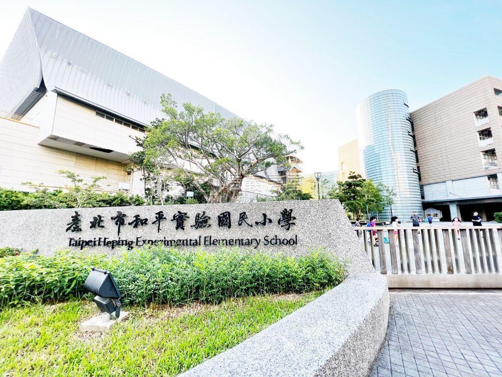 亞昕敦南兩房車房屋室內格局與周邊環境