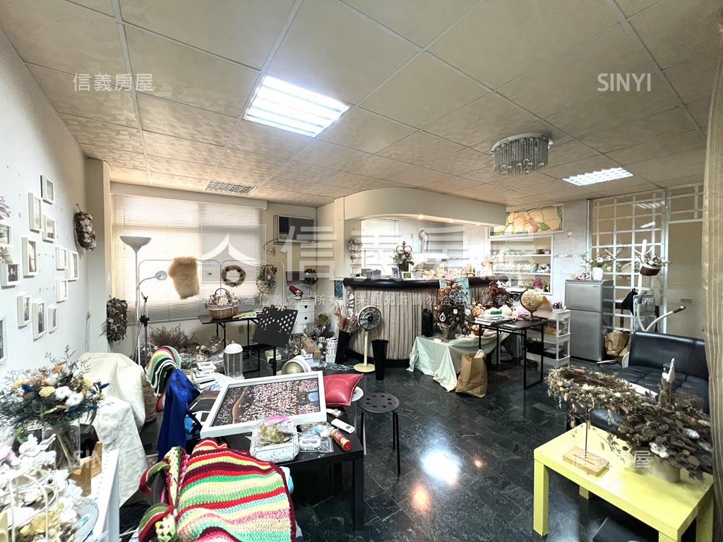 ㊝長榮路★黃金角窗寬店面房屋室內格局與周邊環境