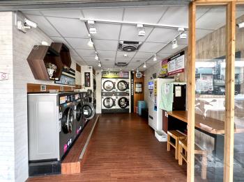 ㊝長榮路★黃金角窗寬店面