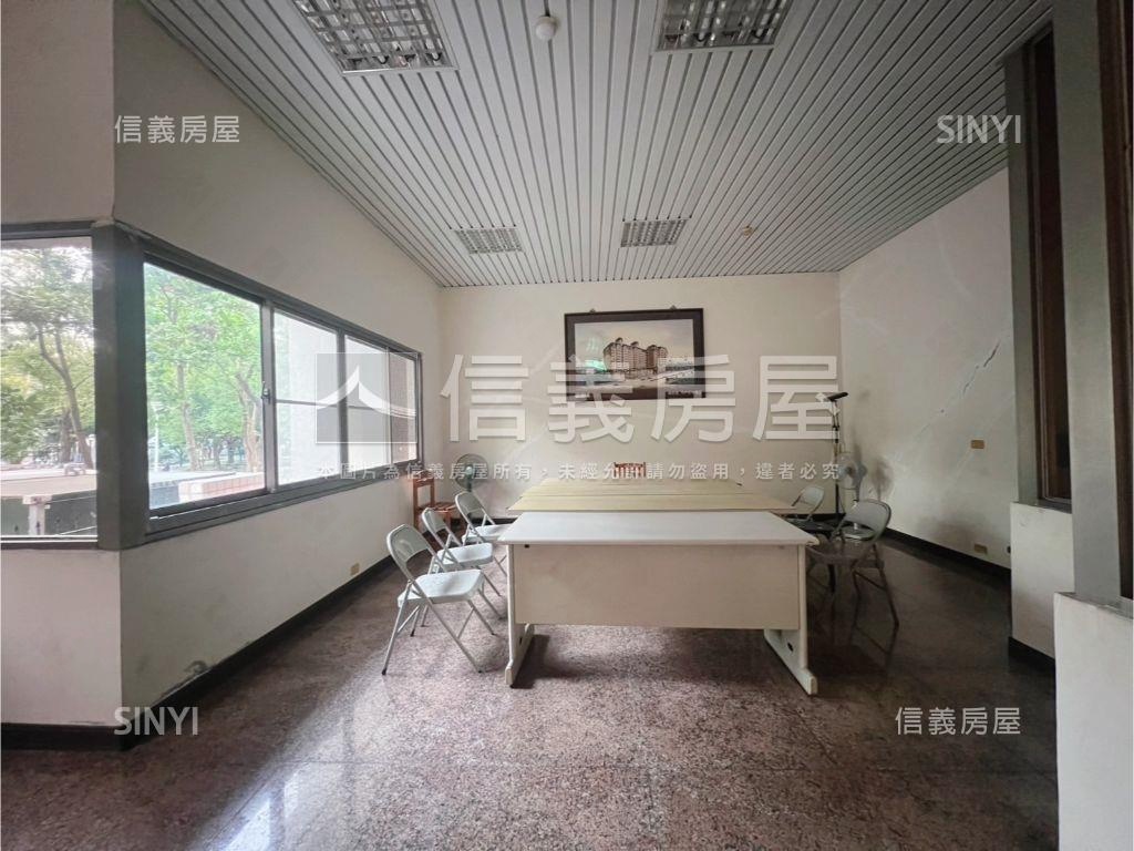 專任！公園景觀亮美三房房屋室內格局與周邊環境