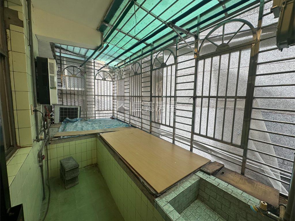 七張捷運機能優宅房屋室內格局與周邊環境