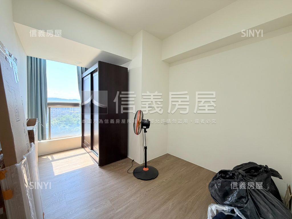 日月光美妝２房車位房屋室內格局與周邊環境