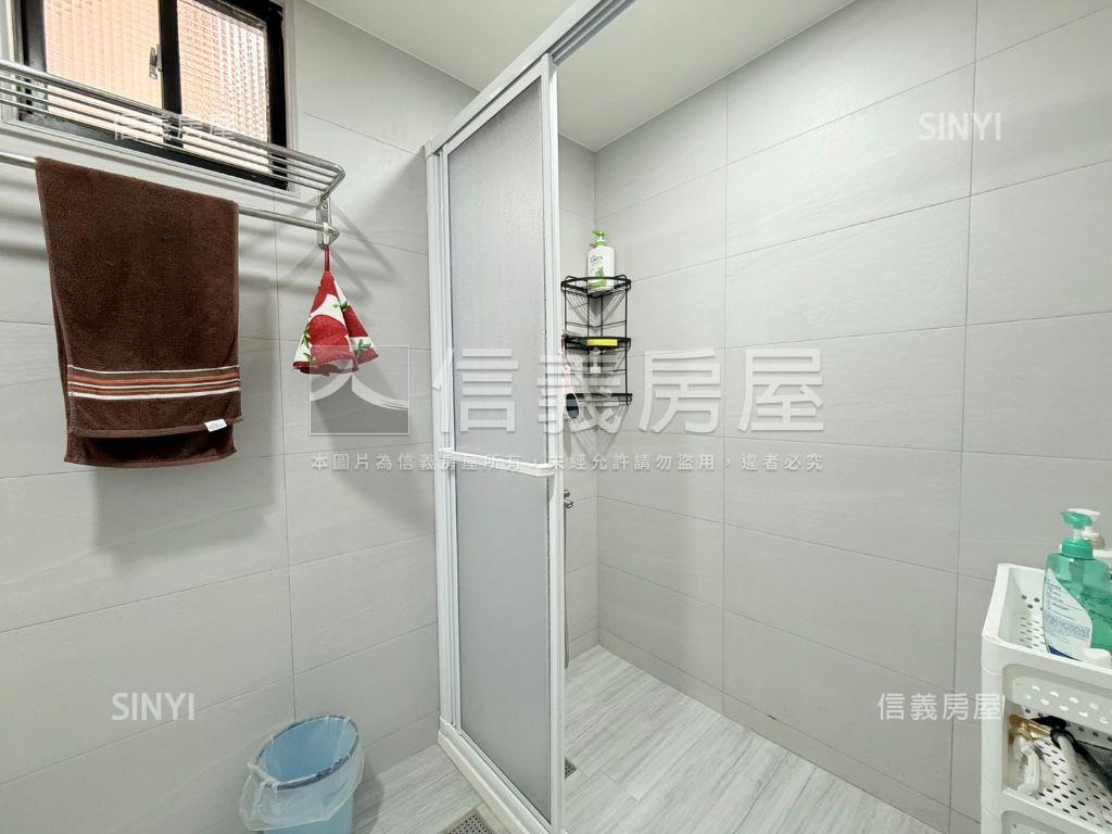 日月光美妝２房車位房屋室內格局與周邊環境