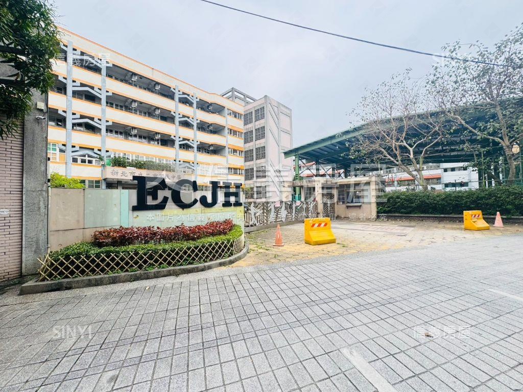 ☆夕陽灑下的３樓黃金美寓房屋室內格局與周邊環境