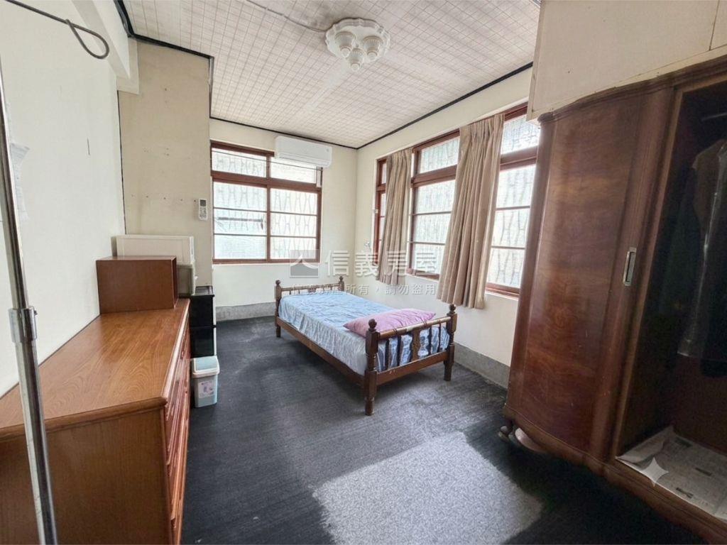 萬盛街面寬頂加三樓公寓房屋室內格局與周邊環境