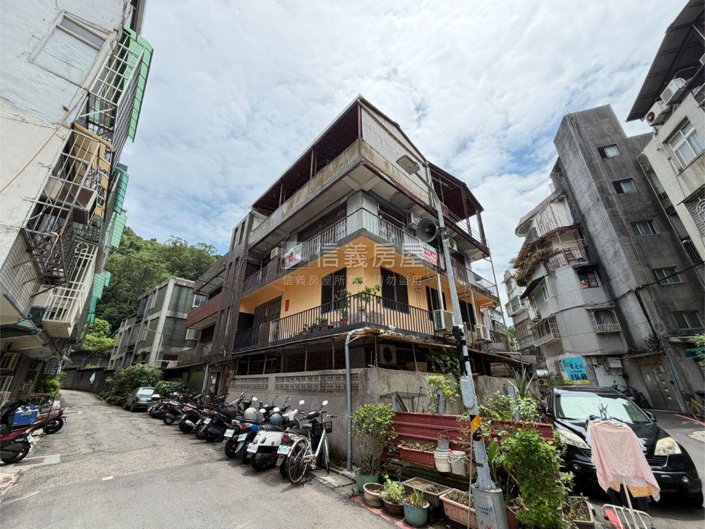 萬盛街面寬頂加三樓公寓房屋室內格局與周邊環境