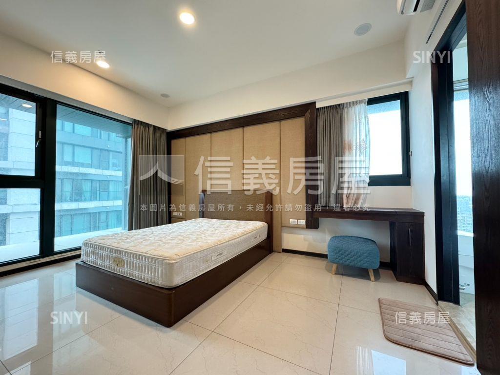 Ａ９世紀長虹面泳池雙車位房屋室內格局與周邊環境