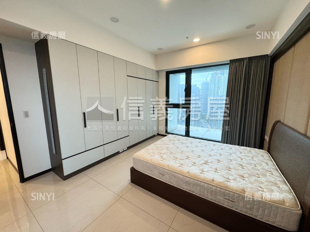 Ａ９世紀長虹面泳池雙車位房屋室內格局與周邊環境