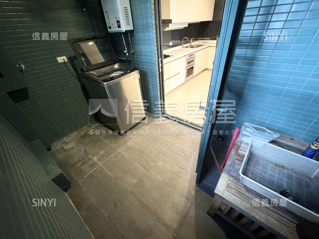 Ａ９世紀長虹面泳池雙車位房屋室內格局與周邊環境