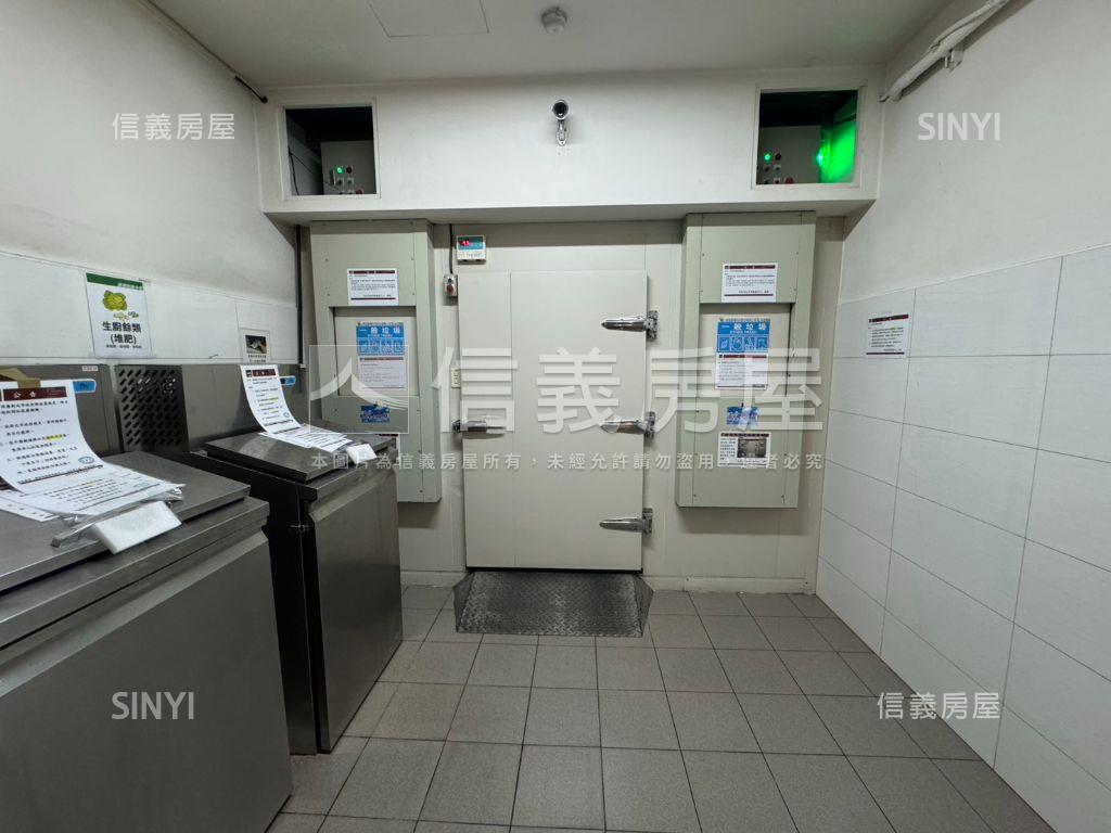 Ａ９世紀長虹面泳池雙車位房屋室內格局與周邊環境