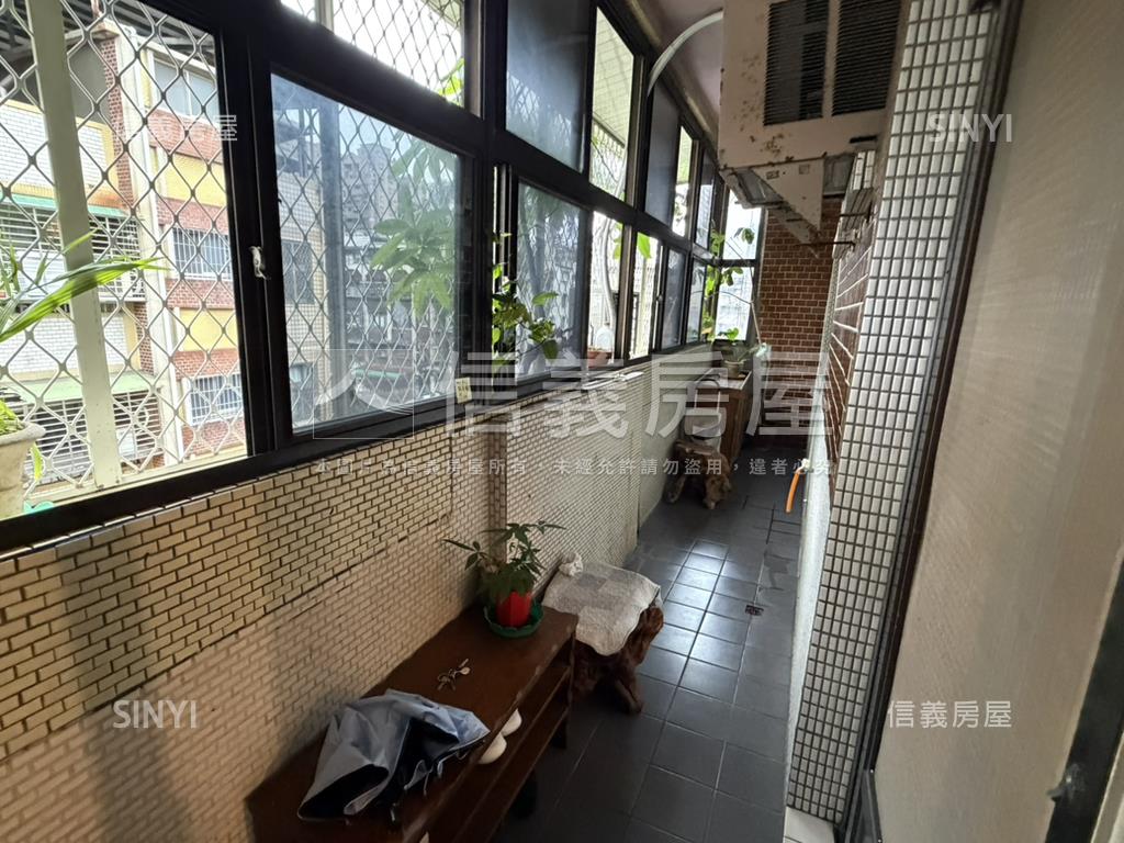 板橋國泰街大空間房屋室內格局與周邊環境