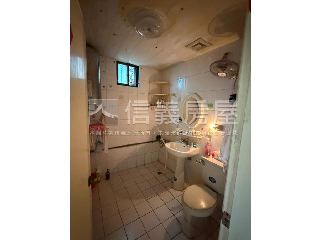 板橋國泰街大空間房屋室內格局與周邊環境