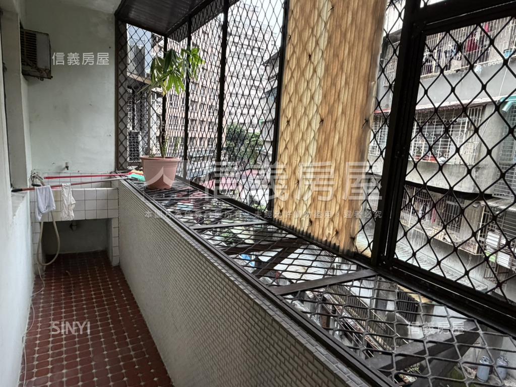 板橋國泰街大空間房屋室內格局與周邊環境