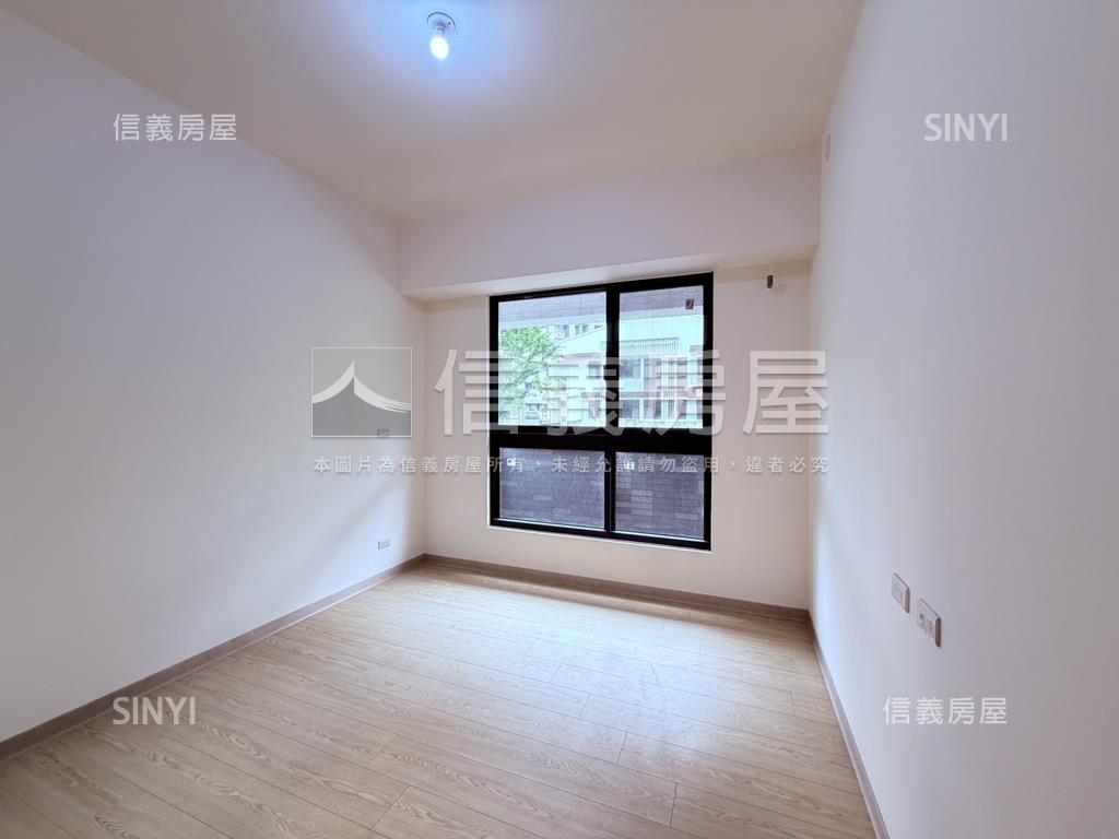 近高鐵代代木三房露台戶房屋室內格局與周邊環境