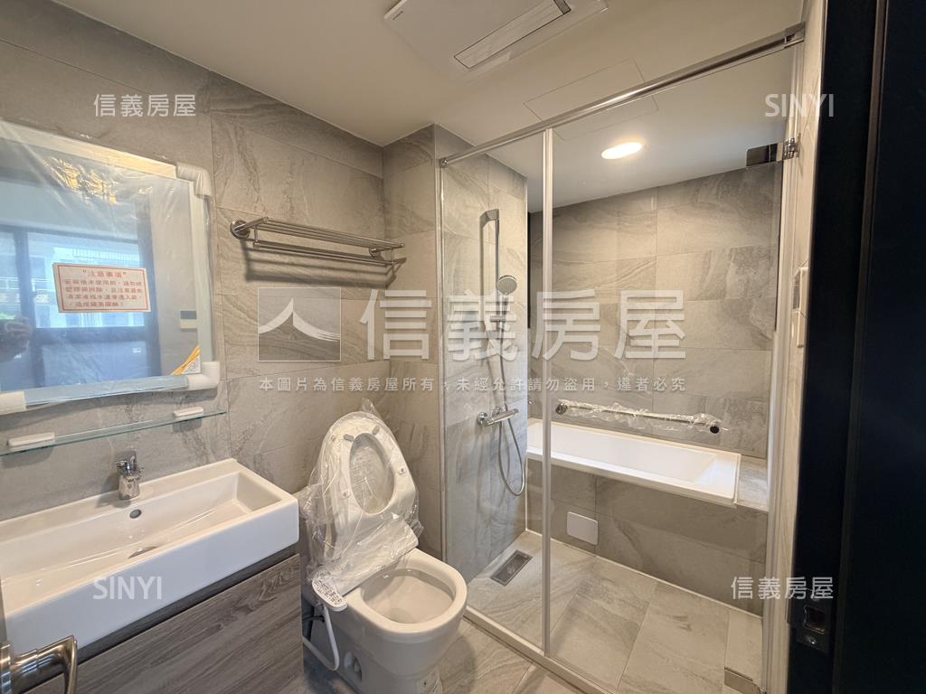 近高鐵代代木三房露台戶房屋室內格局與周邊環境