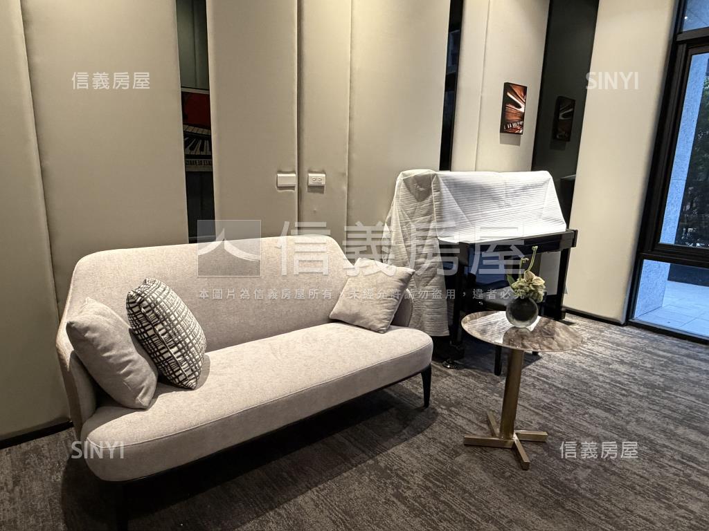 近高鐵代代木三房露台戶房屋室內格局與周邊環境