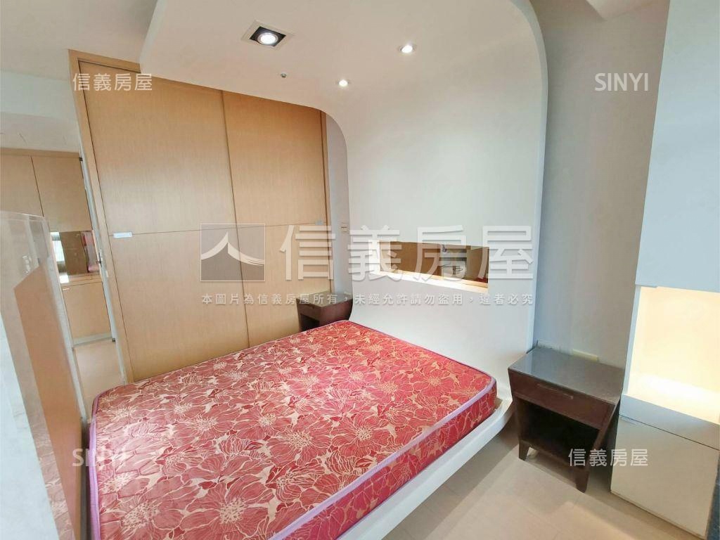 世界之心高樓明亮視野戶房屋室內格局與周邊環境